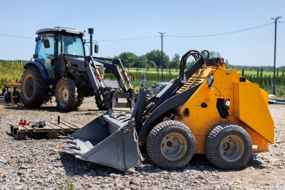 Wheel Loader vs Skid Steer Attachments: What’s the Difference?